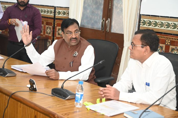 MLA Mungantiwar MLA Mungantiwar