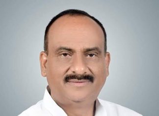 नैनी में बंद कारखानों को खोलने हेतु शुरू होगा आंदोलन:- प्रदीप मिश्रा अंशुमन यमुनापार में कारखानों के बंद होने से बेरोजगारी बढ़ी, विकास बाधित!