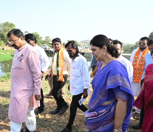 विधानसभेतील अर्धा तास चर्चेचा परिणाम : पर्यावरण मंत्री पंकजा मुंडे यांनी झरपट नदीची केली पाहणी नदी पुनर्जीवन प्राधिकरणाच्या पहिल्या टप्प्यात झरपट व इरई या दोन्ही नद्यांचा समावेश करणार